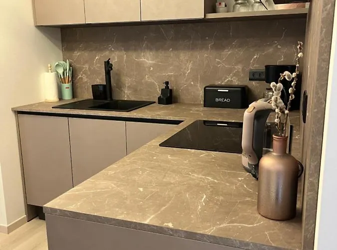 A & N With Free Private Parking Apartment *