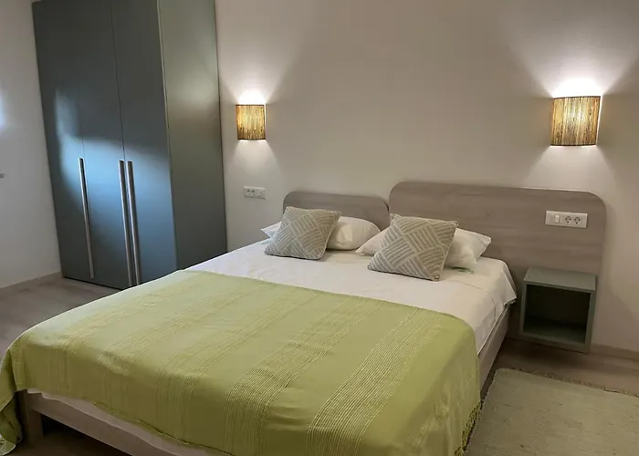 A & N With Free Private Parking